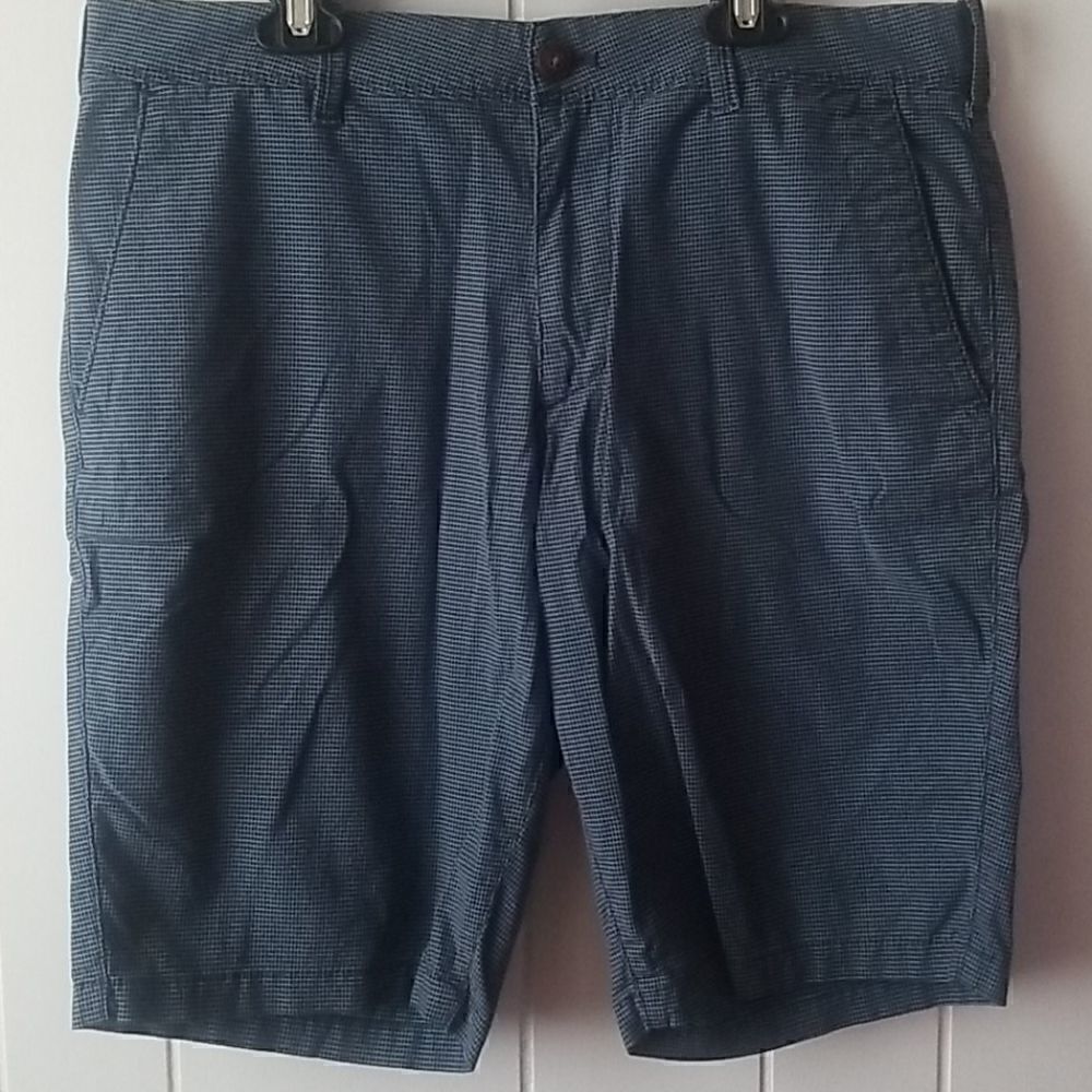 EXPRESS Classic Fit Men's Shorts Size 31‎